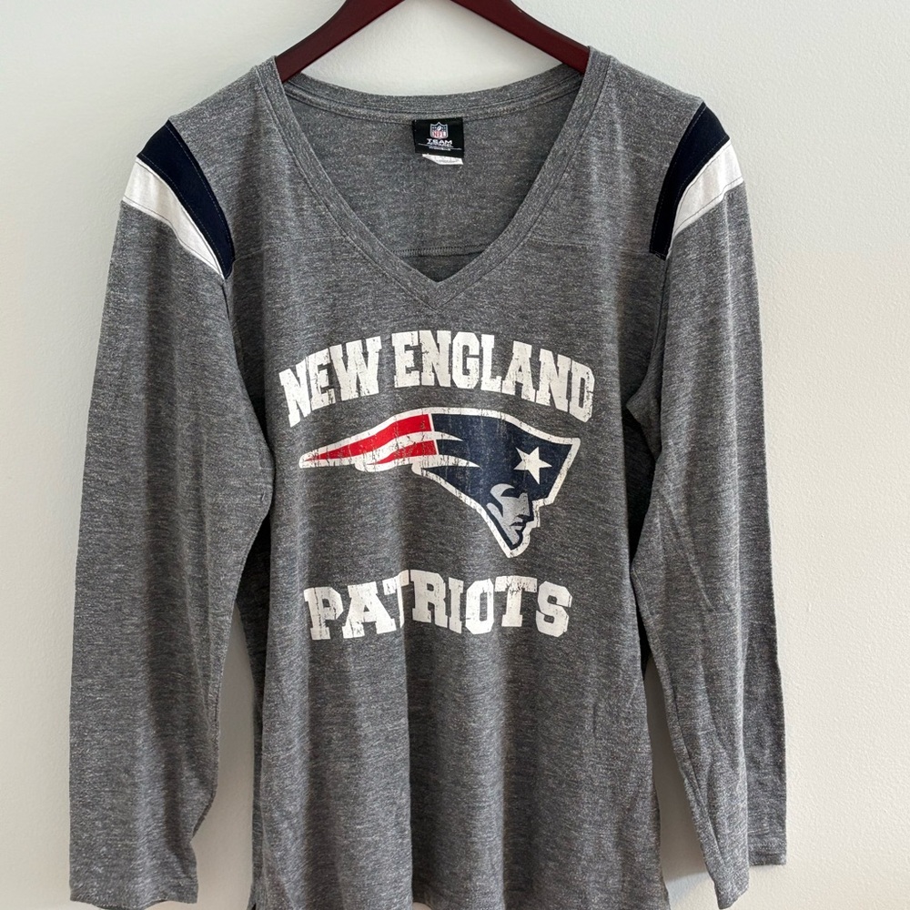 NFL New England Patriots Gray Long Sleeve Tee New with tags